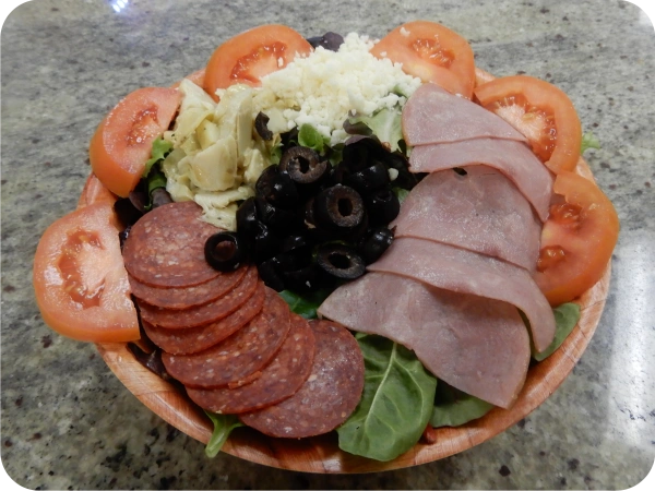 Deli salad plate